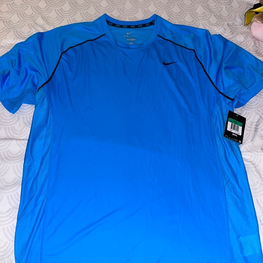 Nike Dri-Fit Performance Tshirt with Mesh sides and Back XL NWT